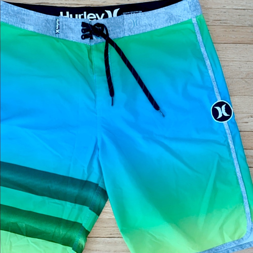 Men’s Hurley phantom swim trunk 33 waist 21 length